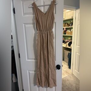 Universal Thread Sleeveless V-Neck Tan Jumpsuit